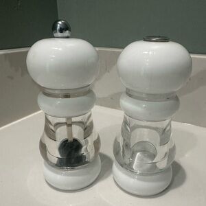 Olde Thompson Pepper Grinder And Salt Shaker Clear Lucite And White